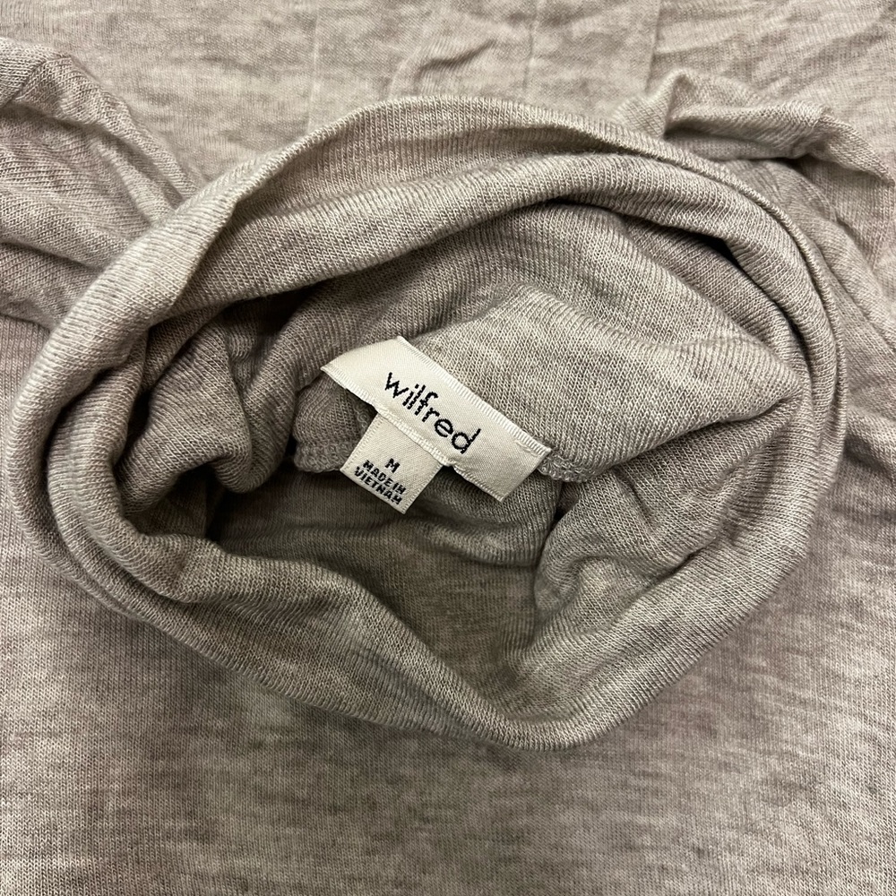 ✨HOST PICK✨ Aritzia Wilfred Huet Turtleneck - Heather Ashen - Picture 3 of 5